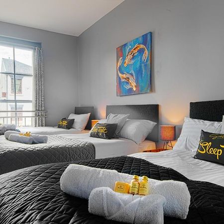 The Berwyn - Berwyn House Apartment Wrexham Bagian luar foto