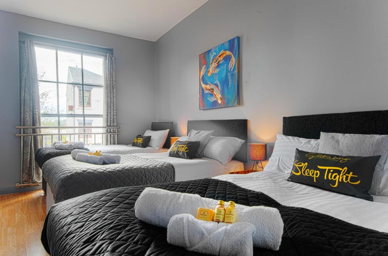 The Berwyn - Berwyn House Apartment Wrexham Bagian luar foto