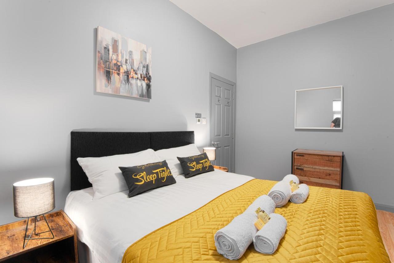 The Berwyn - Berwyn House Apartment Wrexham Bagian luar foto