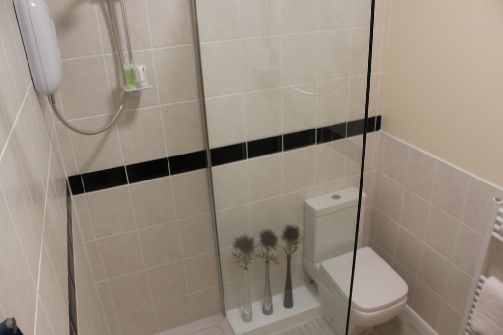 The Berwyn - Berwyn House Apartment Wrexham Bagian luar foto